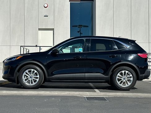 Used 2022 Ford Escape SE w/ Convenience Package image 6