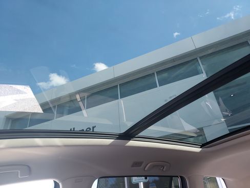 New 2026 Volkswagen Atlas SEL image 32