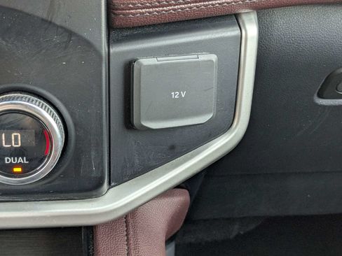 Used 2024 Ford Expedition Limited RWD image 26