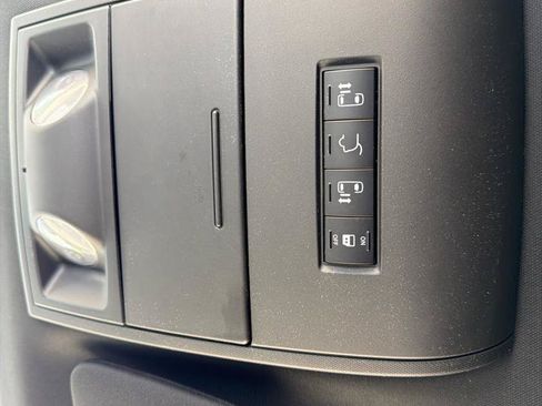 Used 2020 Dodge Grand Caravan SXT FWD image 19