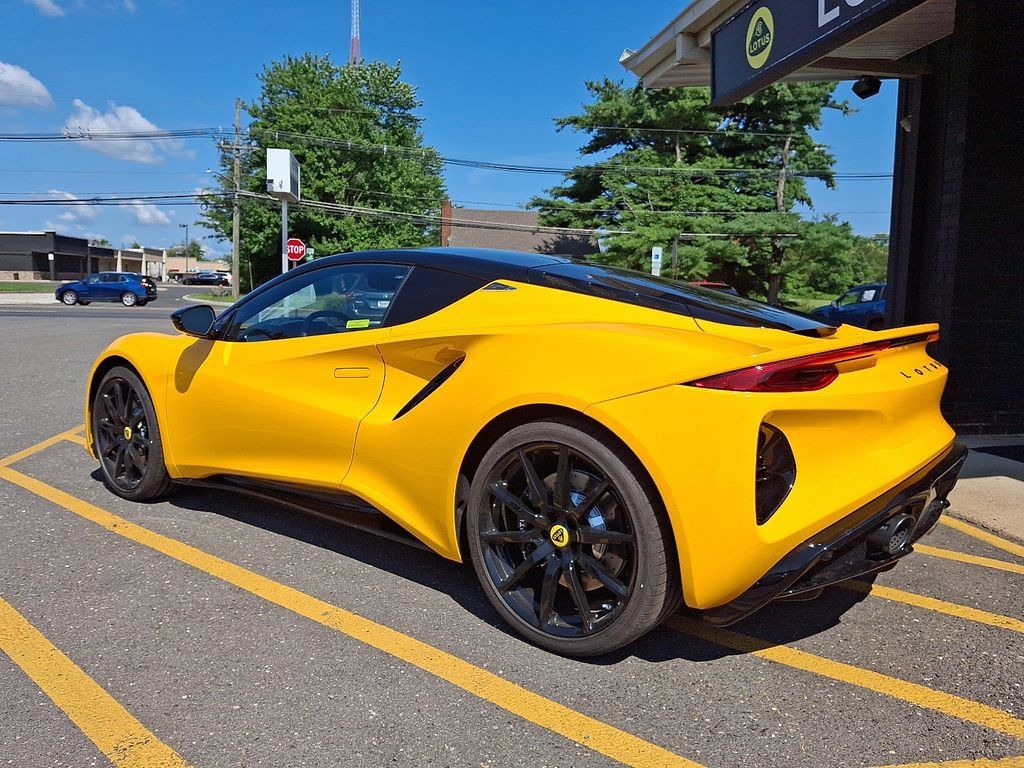Used 2025 Lotus Emira RWD image 3