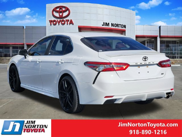 Used 2018 Toyota Camry SE w/ Moonroof Package FWD image 8