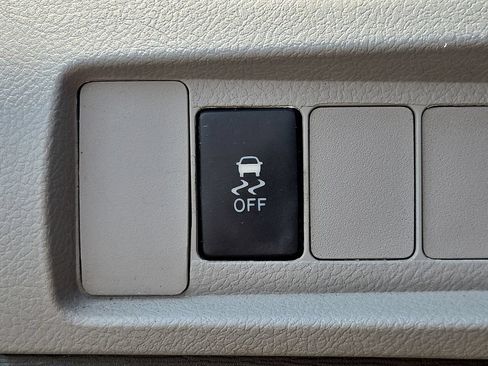 Used 2017 Toyota Sienna LE FWD image 28