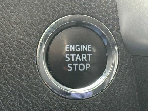 Used 2015 Toyota Highlander Limited image 32