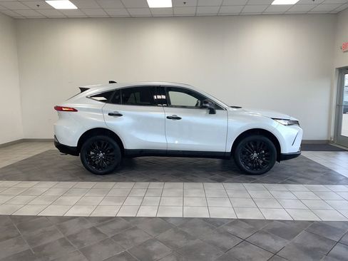 Used 2024 Toyota Venza Nightshade image 4