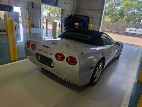 Used 2004 Chevrolet Corvette Convertible w/ Preferred Equipment Group RWD image 6