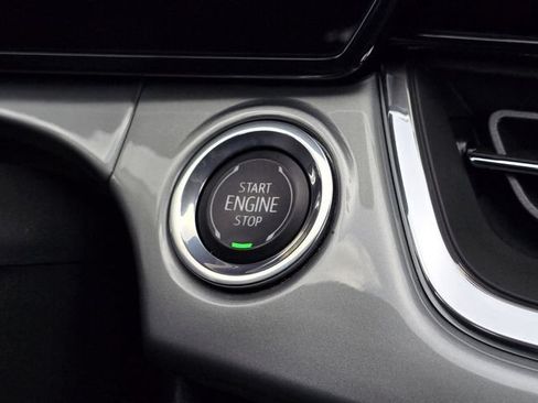 Used 2025 Chevrolet Trax LT FWD image 24