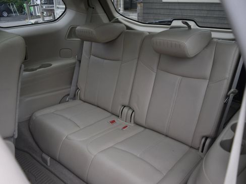 Used 2013 Nissan Pathfinder Platinum w/ Platinum Premium Pkg FWD image 10