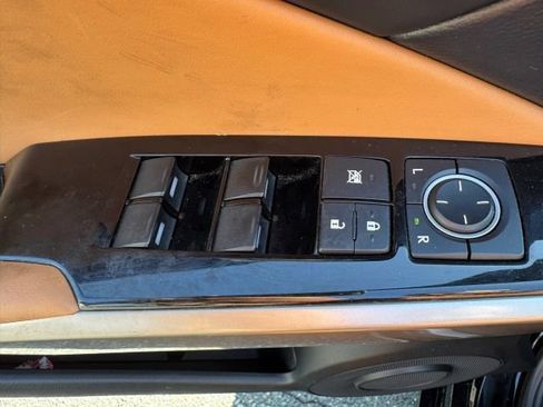 Used 2016 Lexus IS 350 w/ Navigation System Package RWD image 13