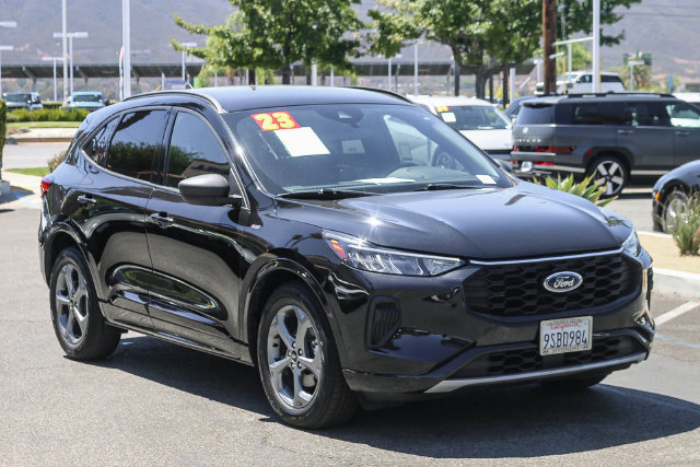 Used 2023 Ford Escape ST-Line w/ Equipment Group 301A FWD image 3