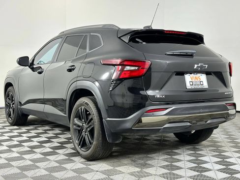 Used 2025 Chevrolet Trax ACTIV w/ Sunroof Package FWD image 27