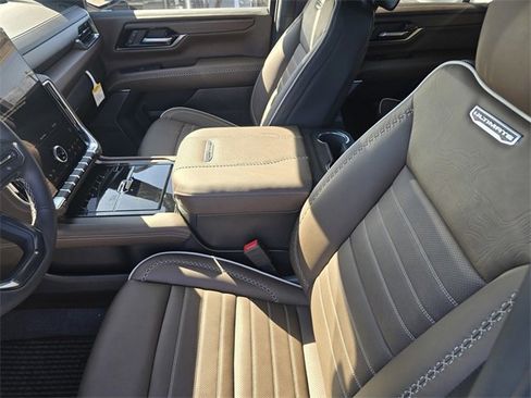 New 2026 GMC Yukon Denali Ultimate image 18