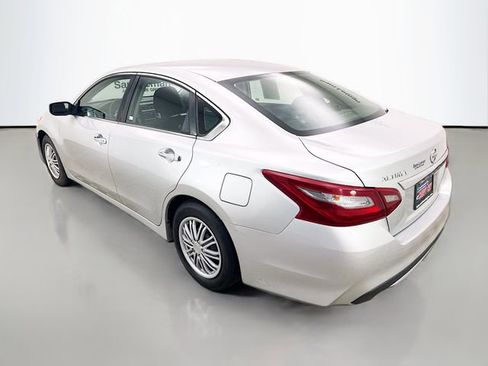 Used 2018 Nissan Altima 2.5 S w/ S Convenience Package FWD image 6