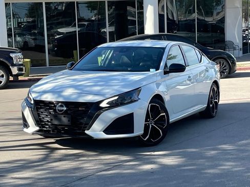 Used 2024 Nissan Altima 2.5 SR image 10