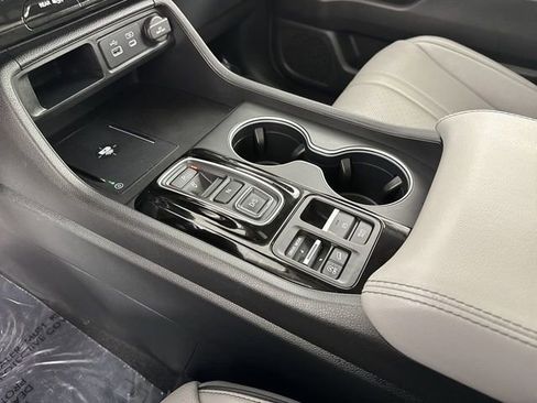 Used 2024 Honda Pilot Elite image 17