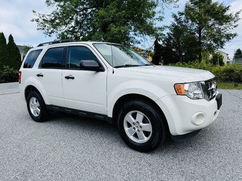 Used 2011 Ford Escape XLT w/ 201A Rapid Spec Order Code FWD image 3