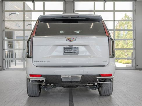 Used 2023 Cadillac Escalade Premium Luxury AWD/4WD image 14