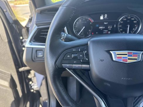 Used 2025 Cadillac XT6 Premium Luxury image 32