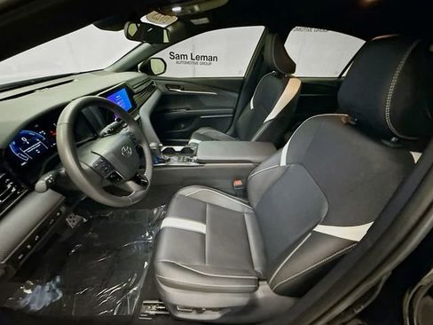 Used 2025 Toyota Camry SE image 20