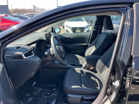 Used 2025 Toyota Corolla LE image 26