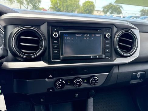 Used 2016 Toyota Tacoma SR5 w/ Towing Package RWD image 18