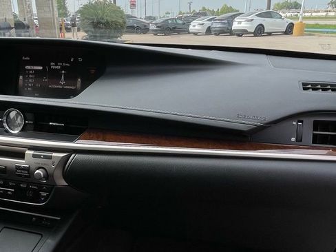 Used 2015 Lexus ES 350 w/ Premium Package FWD image 31