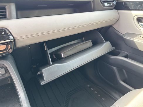 Used 2025 Honda Pilot EX-L image 23