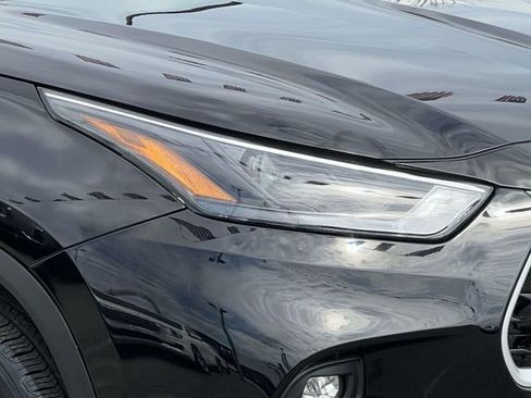 Used 2023 Toyota Highlander XLE AWD/4WD image 8