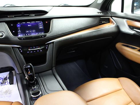 Used 2023 Cadillac XT5 Premium Luxury image 15