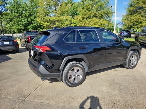 Used 2024 Toyota RAV4 XLE FWD image 7