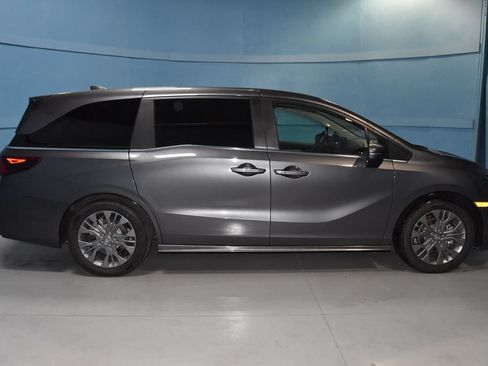 Used 2026 Honda Odyssey Touring image 24