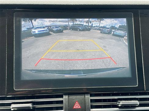 Used 2022 Kia Niro EX w/ Cold Weather Package FWD image 13