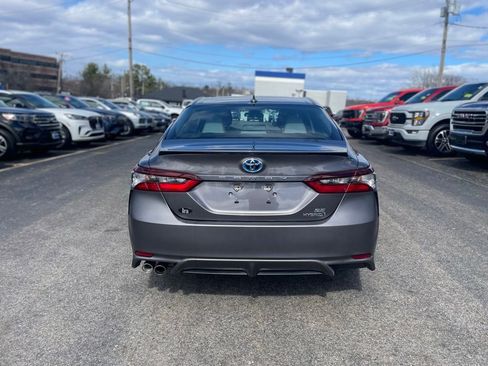 Used 2022 Toyota Camry SE FWD image 4