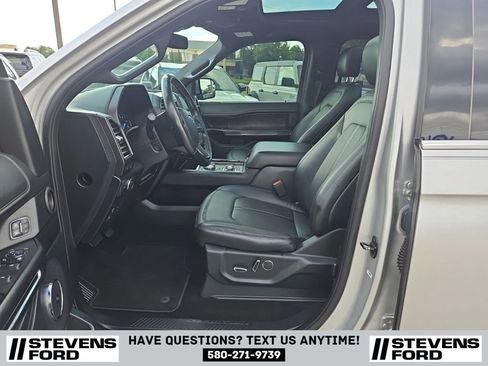Used 2018 Ford Expedition Limited w/ Equipment Group 301A AWD/4WD image 12