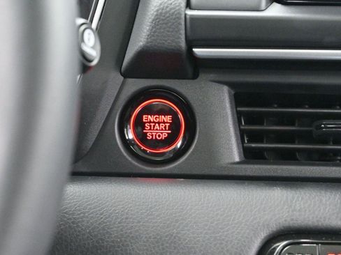 Used 2025 Honda Pilot Elite image 27