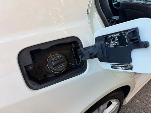 Used 2012 Mercedes-Benz E 350 4MATIC Sedan image 52