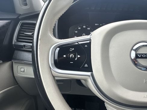 Used 2020 Volvo XC90 T6 Momentum AWD/4WD image 14