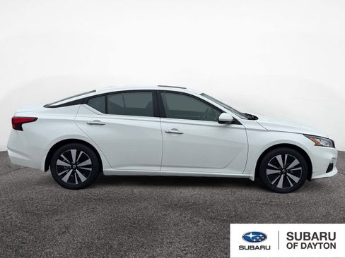 Used 2021 Nissan Altima 2.5 SV w/ SV Premium Package image 6