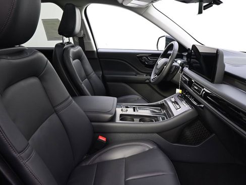 New 2026 Lincoln Aviator AWD w/ Jet Appearance Package image 16
