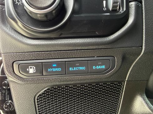 Used 2025 Jeep Wrangler Unlimited Sahara w/ Safety Group image 34