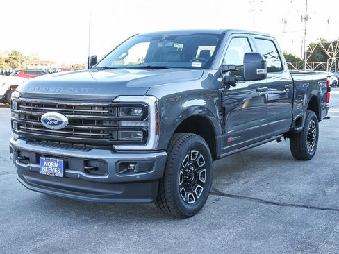 New 2026 Ford F250 Platinum AWD/4WD image 3