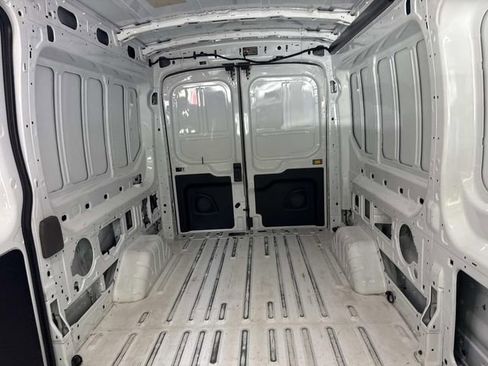 Used 2023 Ford Transit 250 Medium Roof AWD image 18