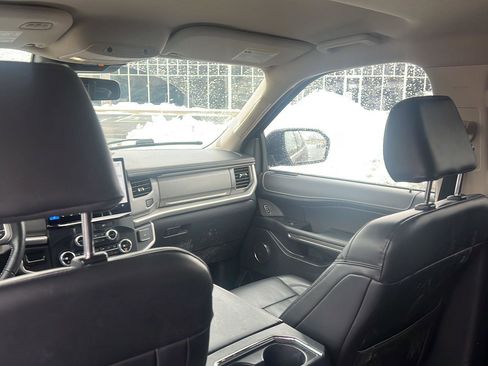 Used 2023 Ford Expedition XLT image 17