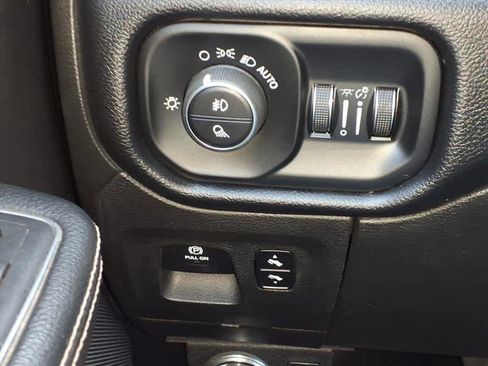 Used 2019 RAM 1500 Laramie image 16