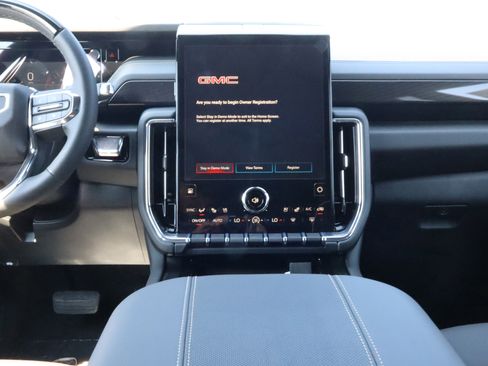 New 2026 GMC Yukon Elevation w/ Elevation Premium Package AWD/4WD image 10