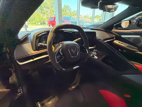 Used 2024 Chevrolet Corvette Z06 RWD image 16