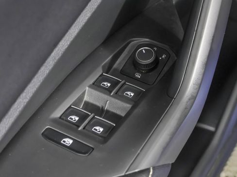 Used 2023 Volkswagen Jetta SE w/ Panoramic Sunroof Package FWD image 35