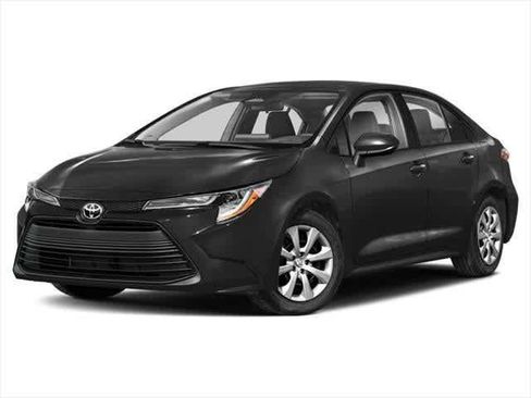 Used 2025 Toyota Corolla LE image 1