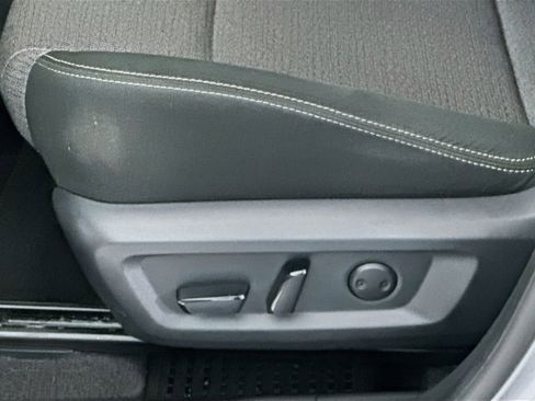 Used 2023 Nissan Rogue SV FWD image 22