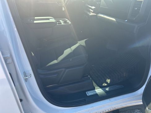 Used 2024 Chevrolet Silverado 1500 LT image 14